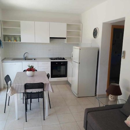 Apartments Knezak Мали Иж Экстерьер фото