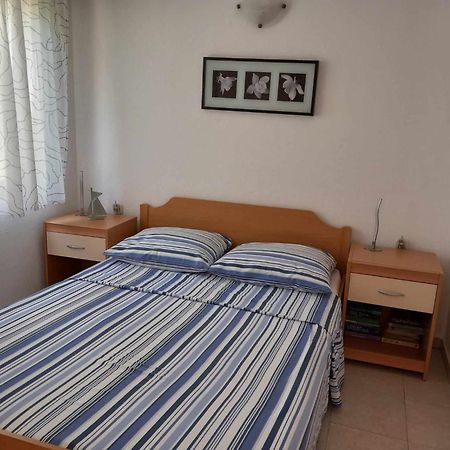 Apartments Knezak Мали Иж Экстерьер фото
