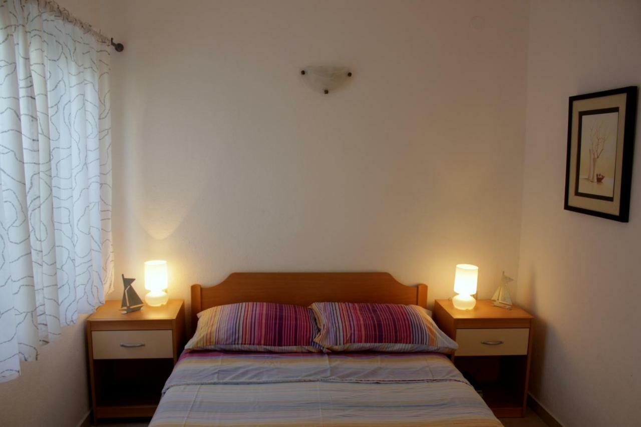 Apartments Knezak Мали Иж Экстерьер фото