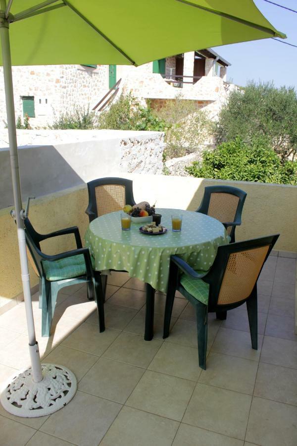 Apartments Knezak Мали Иж Экстерьер фото